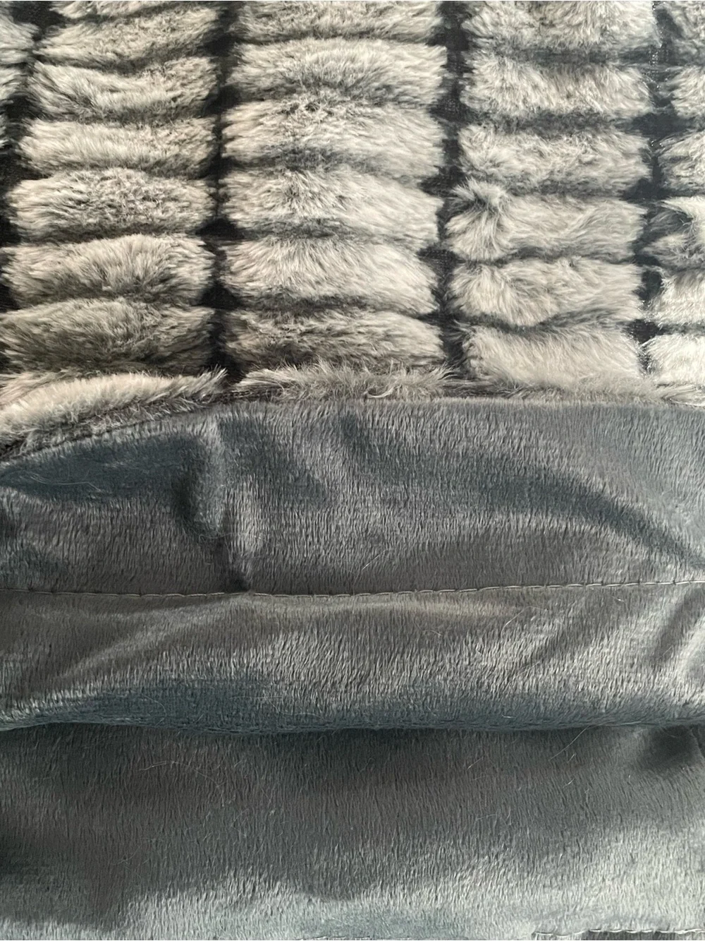 Elle Decor MCM Faux Fur Home Accent Throw Blanket Blue/Green NWT